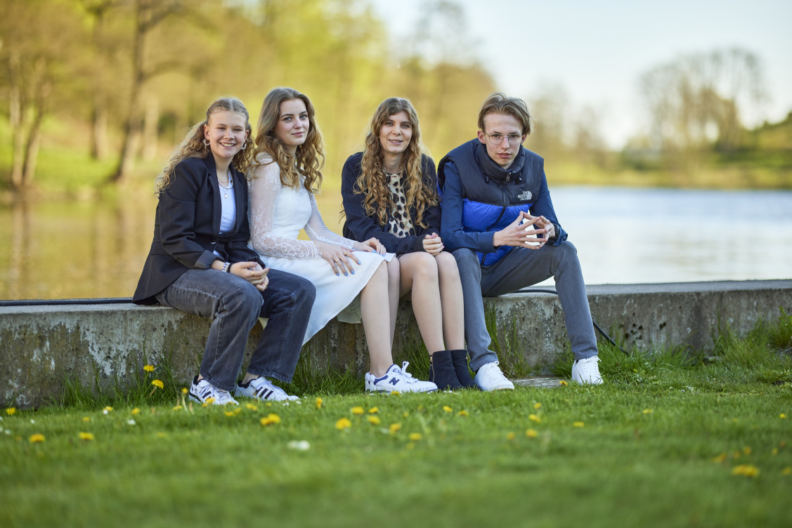 konfirmation fotograf med familiefotos